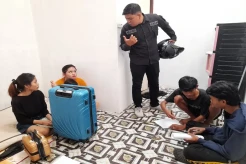 Mesum di Kamar Kos,...