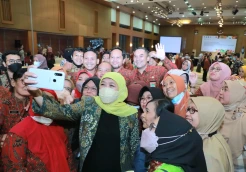 Khofifah Target Implementasi...