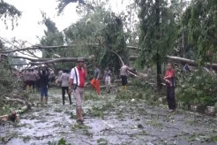 Jerit Kepanikan Warga saat Angin Kencang Rusak Ratusan Rumah di Kajen Pekalongan