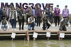 Bupati Tangerang Raih Penghargaan Penataan Kawasan Pesisir