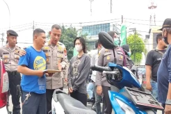 Polisi Serahkan Motor...