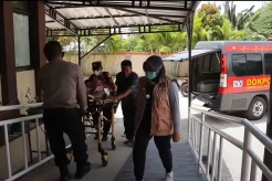 Terima Bantuan Ambulans dari Kapolda Metro, Warga Muara Gembong: Terima Kasih!