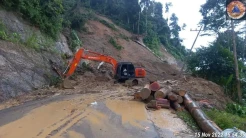 Jalan Tertimbun Longsor, Ribuan Warga di Bener Meriah Terisolir