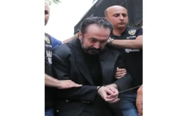 Sosok Adnan Oktar, Pemimpin...