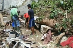 Rumah di Kuningan Roboh Diterjang Longsor, 1 Orang Terluka