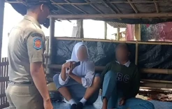Sepasang Pelajar Berseragam Sekolah Digaruk Satpol PP saat Asyik Berduaan di Gubuk