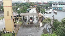 Terendam Banjir Rob, Ini Penampakan Pelabuhan Tanjung Emas Semarang
