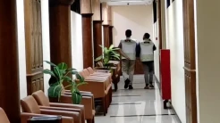 Geledah Gedung DPRD Jatim 9 Jam, KPK Amankan 3 Koper
