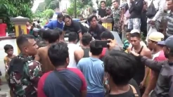 Anggota TNI dan 2 Anaknya Tewas Ditabrak Kereta Api di Perlintasan Tanpa Palang Pintu