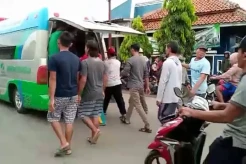 Tangis Keluarga Pecah saat 6 Jenazah ABK Tewas Keracunan Gas Freon Dimakamkan