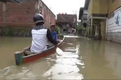 Banjir Setinggi 3 Meter Rendam Rumah di Wajo, Warga Mengungsi di Tenda-tenda