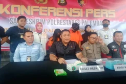 Jual 2 Gadis Belia untuk...