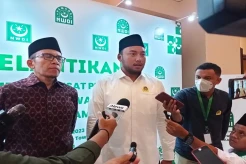 Jadi Ketum Pimpinan...
