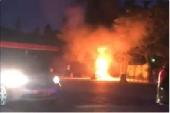 Sepeda Motor Milik Penjual BBM Eceran Terbakar di SPBU Tapak Kuda Kendari, Warga Panik