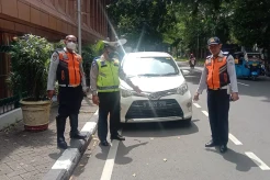 Pria Paruh Baya Tak Sadarkan Diri di Stasiun Cikini, Mulut Berbusa
