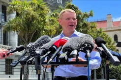 Chris Hipkins Bakal...