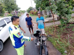 Hindari Pejalan Kaki, Pemuda Pringsewu Malah Tabrakan lalu Tewas
