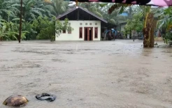 Sungai Meluap, Warga Panik dan Berhamburan Keluar Rumah di Ternate
