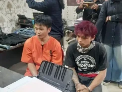 Kompak, 2 Bersaudara...