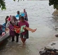 Aksi Heroik Bidan Kawasan Pesisir, Bantu Melahirkan di Tengah Laut saat Perahu Mogok