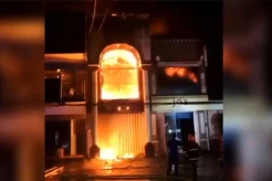 Di Tengah Hujan Lebat, 4 Ruko di Kota Malang Ludes Terbakar