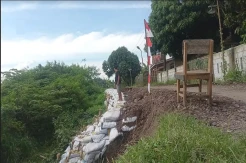 Jalan Rusak Parah Tergerus Erosi, Aktivitas Warga Ligung Majalengka Terganggu