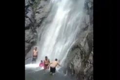 Ngeri! Detik-detik Wisatawan Tertimpa Longsor di Air Terjun Sedudo Nganjuk, 1 Tewas