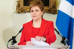 Nicola Sturgeon Mengundurkan...