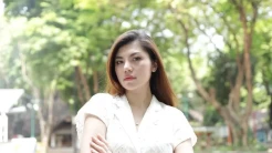 Cover Lagu T Five Berjudul Mendua, Julia Vio Ajak Nostalgia Era 90-an
