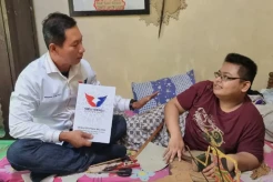 Ketua Partai Perindo Jateng Mayjen TNI (Purn) Wuryanto Angkat Anak Asuh Pemuda Difabel Pembuat Wayang