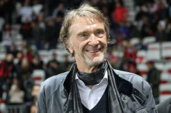 Saingi Sheikh Jassim, Miliarder Inggris Jim Ratcliffe Ikut Tawar Manchester United