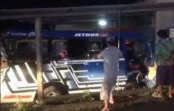 Mobil Rombongan Peziarah Ditabrak Bus di Jombang, 14 Penumpang Luka-luka
