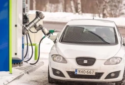 Kecanggihan Lengan Robot Autofuel, Isi Bahan Bakar Mobil Lebih Aman dan Tepat