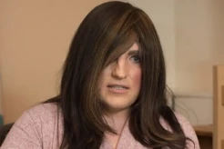 Wanita Transgender Isla...