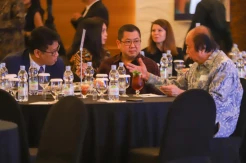 Hary Tanoesoedibjo Hadiri...