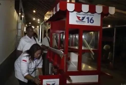 Bagikan Rombong ke Masyarakat, Partai Perindo Berharap UMKM Maju