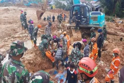 Prajurit Kodam I/Bukit Barisan Berjibaku Cari Korban Longsor di Pulau Serasan Natuna