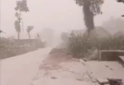 Hujan Abu Letusan Gunung Merapi Guyur Magelang, Warga Mengaku Sudah Biasa