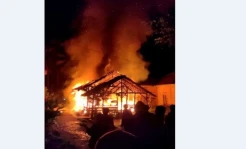 Diduga Korsleting Listrik, Rumah Warga Way Kanan Ludes Terbakar