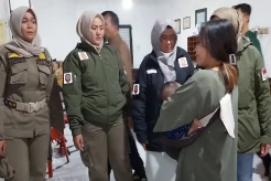 Miris! Ibu Muda Bawa...