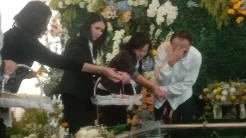 Pemakaman Ayahanda Mertua Hary Tanoesoedibjo di San Diego Hills Khidmat