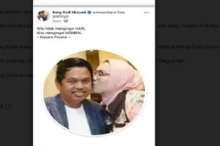 Akun Facebook Dedi Mulyadi Ganti Foto Profil Dicium sang Mantan, Netizen: Cie...cieee
