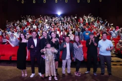 Film Kartu Pos Wini...