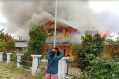 Breaking News! Kebakaran Hebat Landa Kantor Bupati Dogiyai Papua Tengah