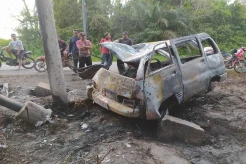Minibus Tabrak Tiang Listrik dan Terbakar, Sopir Tewas Mengenaskan