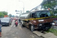 Truk Tangki Air Tabrak Sejumlah Pemotor di Tangerang, 3 Orang Tewas
