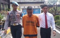 Pemuda di Malang Tega...