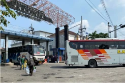 Masuk Cuti Lebaran, Terminal Purabaya Langsung Dipadati Pemudik