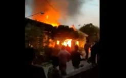 Kebakaran Hanguskan 2 Rumah di Tuban, Api Diduga dari Lilin Lebaran