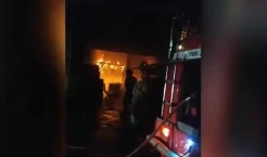 Diduga Korsleting Listrik, Toko Pracangan di Jombang Terbakar